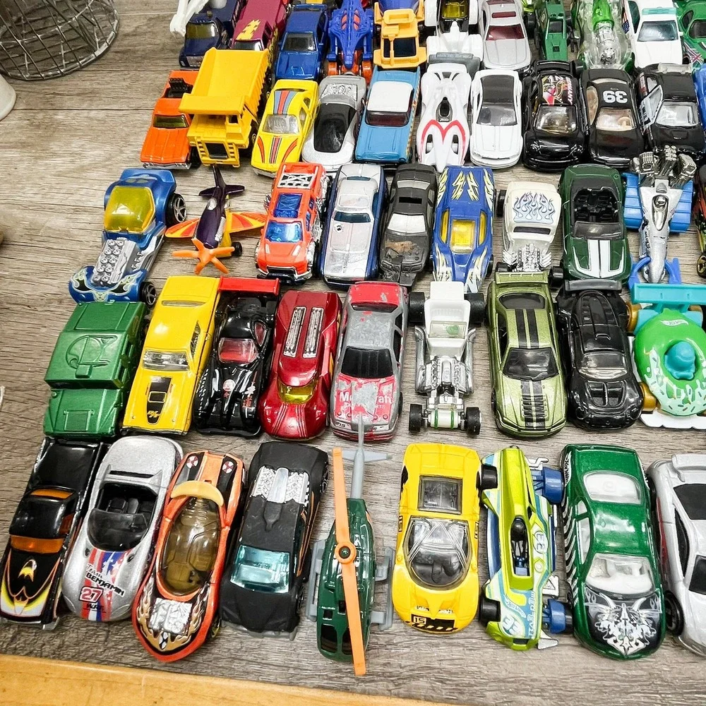 Mixed Lot of 150 Hot Wheels Matchbox Die Cast Cars Trucks Planes Multi Color